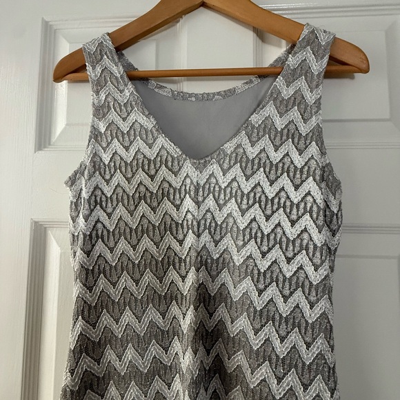 Chic Chevron Pattern Mini Dress - Picture 3 of 4